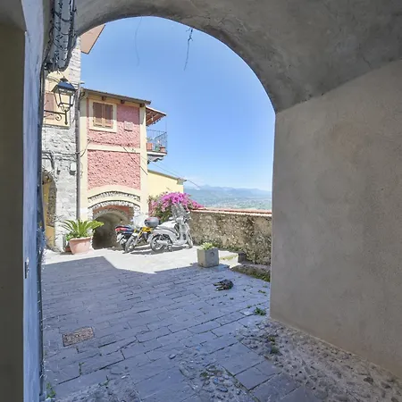 Guesthost - La Perla Nel Borgo - Cozy Apartman Vezzano Ligure